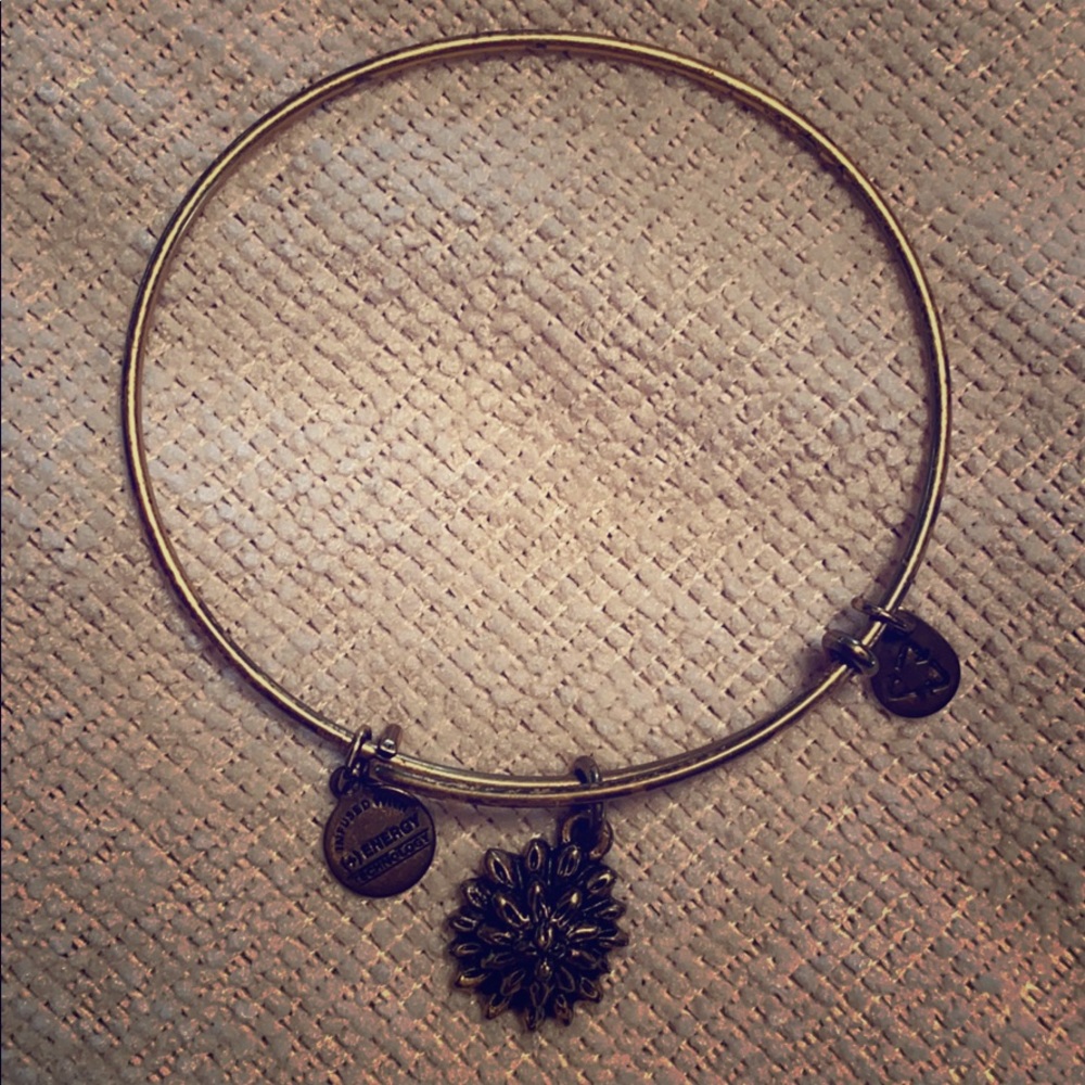 🍁 4/$20 Gold Flower Alex & Ani Bracelet